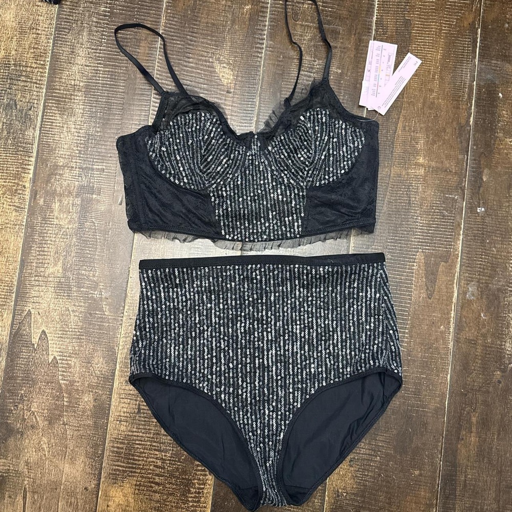Wild Fable Women's Sequin Lace Corset and Sequin Lace Hot Pants Set